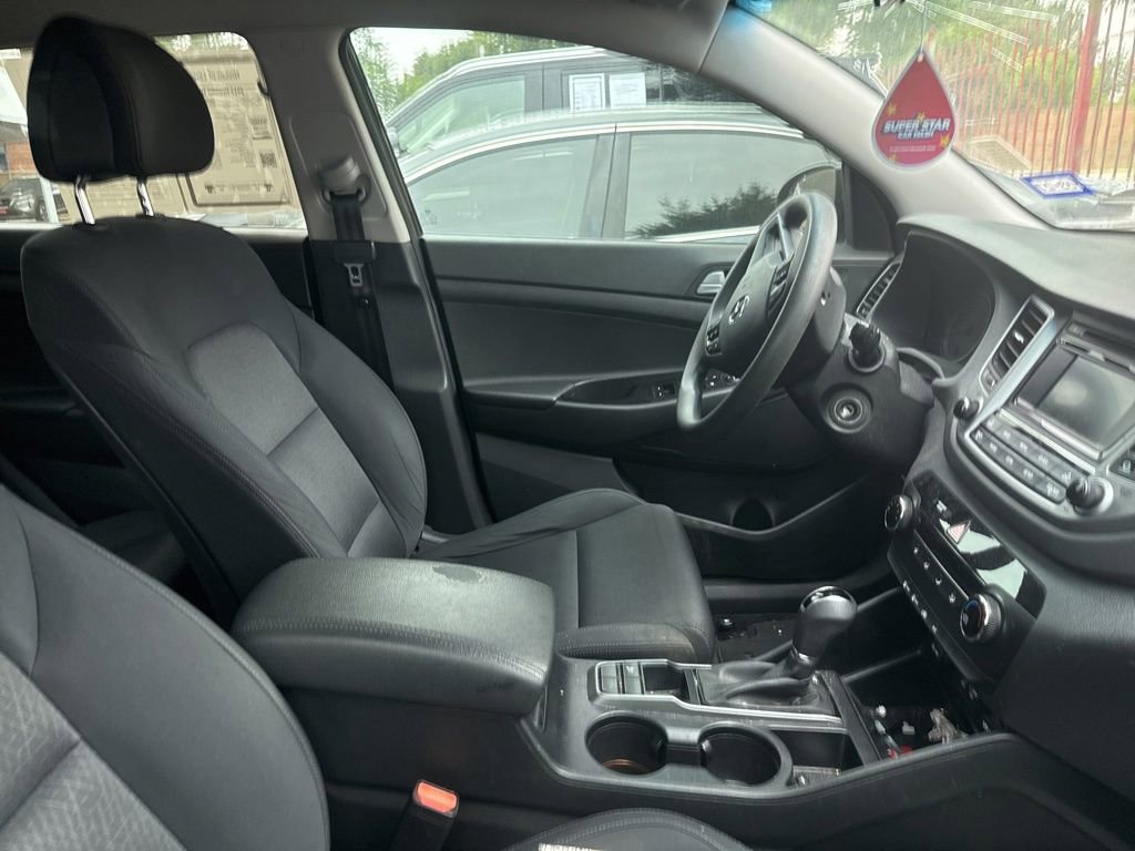 Used 2017 Hyundai Tucson SE FWD image 2