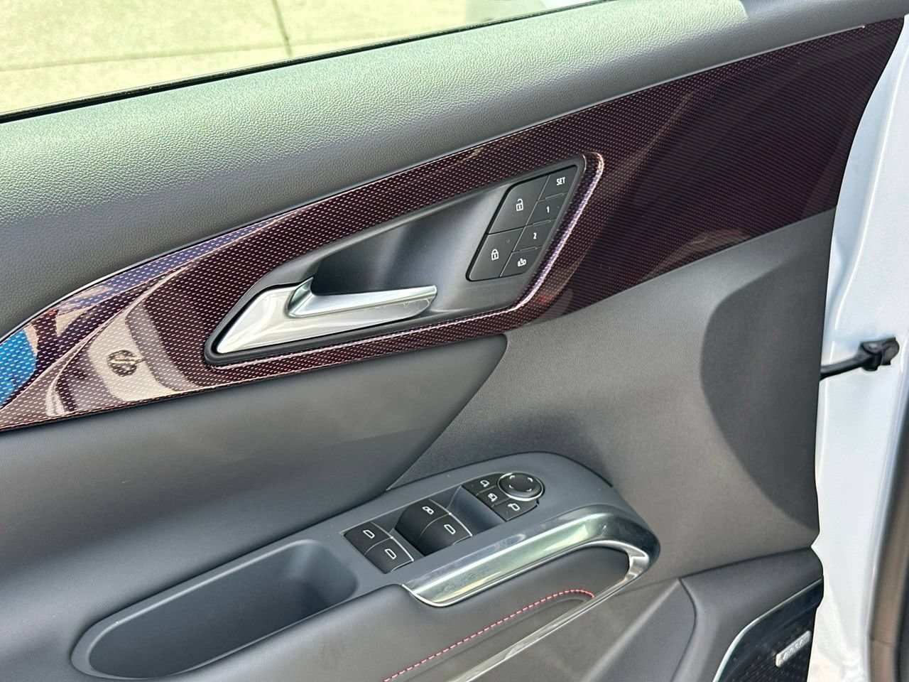 New 2027 Chevrolet Traverse RS FWD image 11