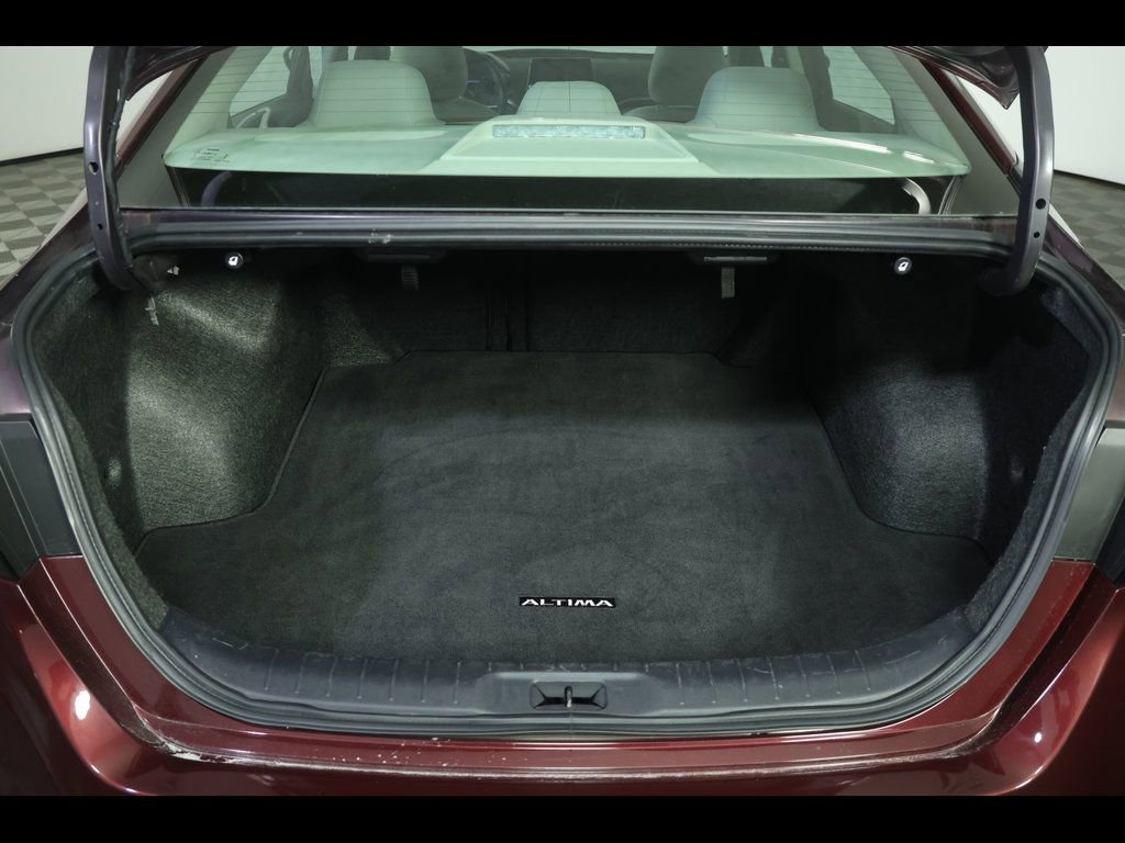 Used 2025 Nissan Altima 2.5 SV image 13