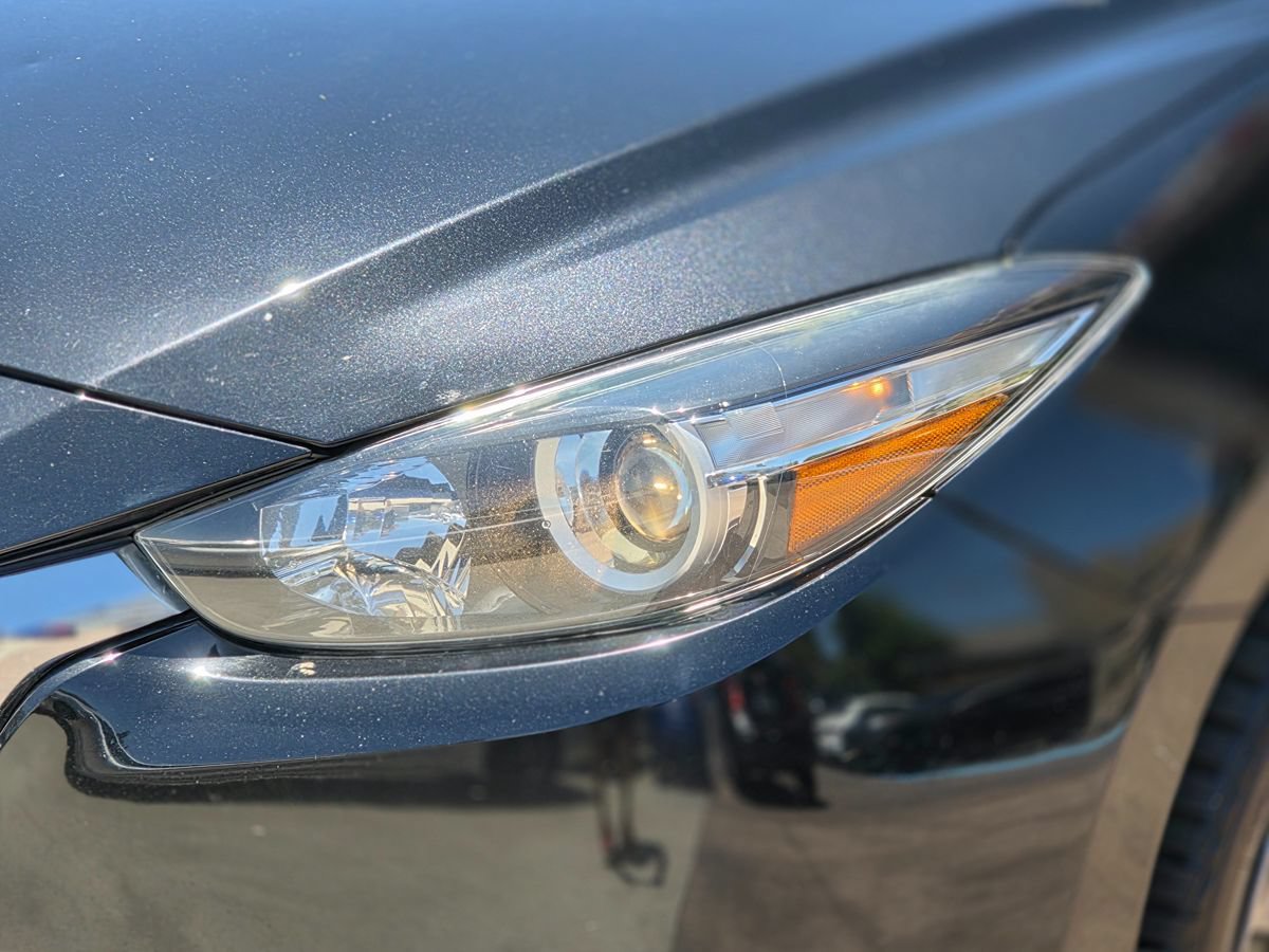 Used 2018 MAZDA MAZDA3 Touring FWD image 6