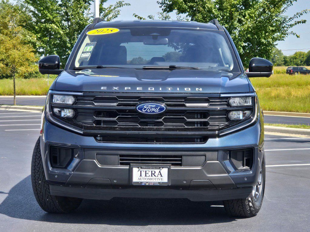 New 2025 Ford Expedition Max Active AWD/4WD image 2