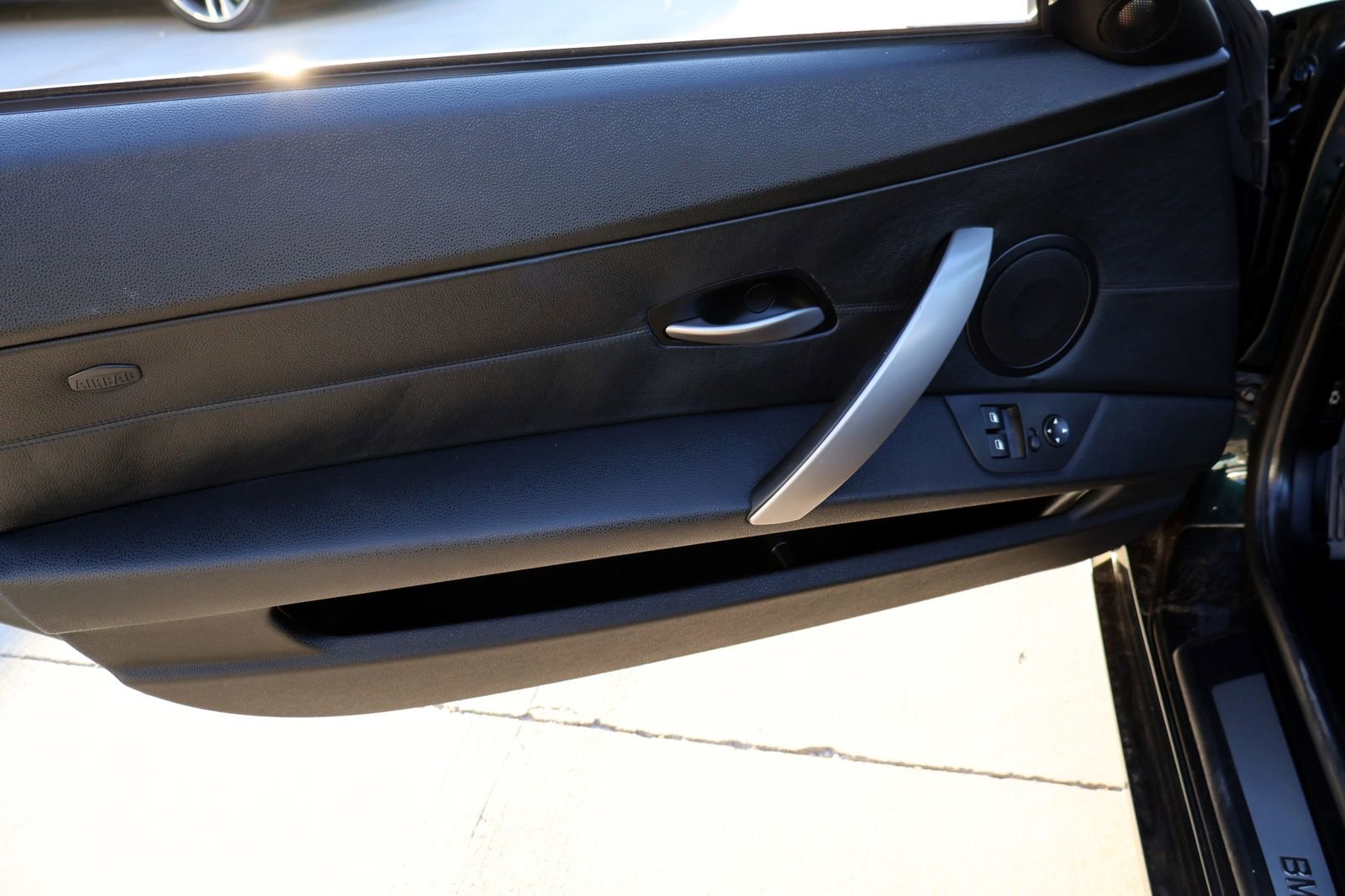 Used 2005 BMW Z4 2.5i image 23