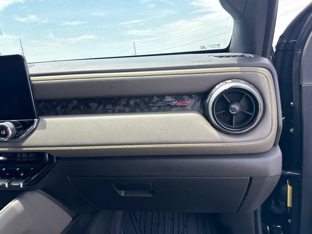 Used 2024 Chevrolet Colorado ZR2 w/ ZR2 Convenience Package III AWD/4WD image 16