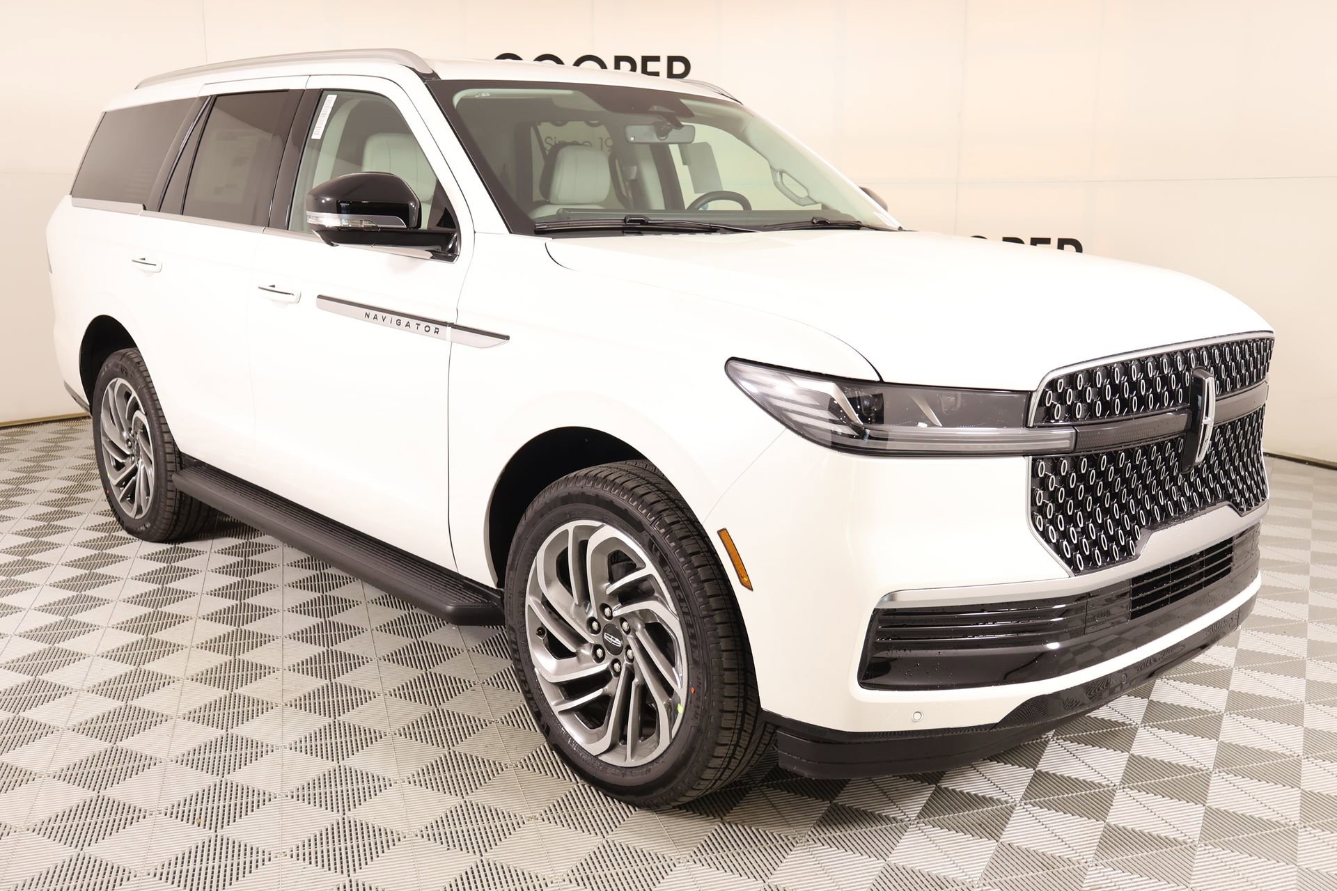 New 2026 Lincoln Navigator Premiere AWD/4WD image 1