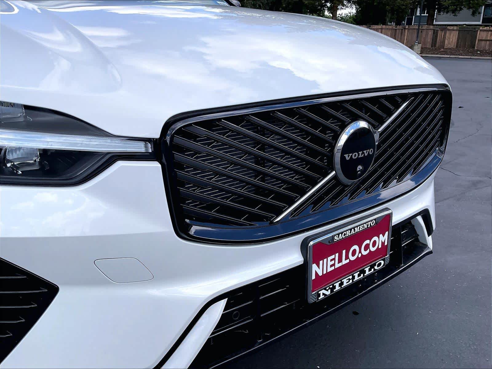 New 2026 Volvo XC60 T8 Ultra w/ Protection Package Premier AWD/4WD image 33