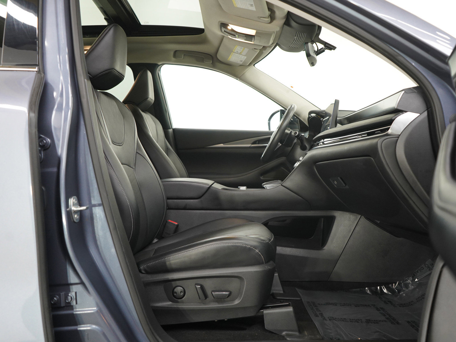 Used 2023 INFINITI QX60 Luxe image 10