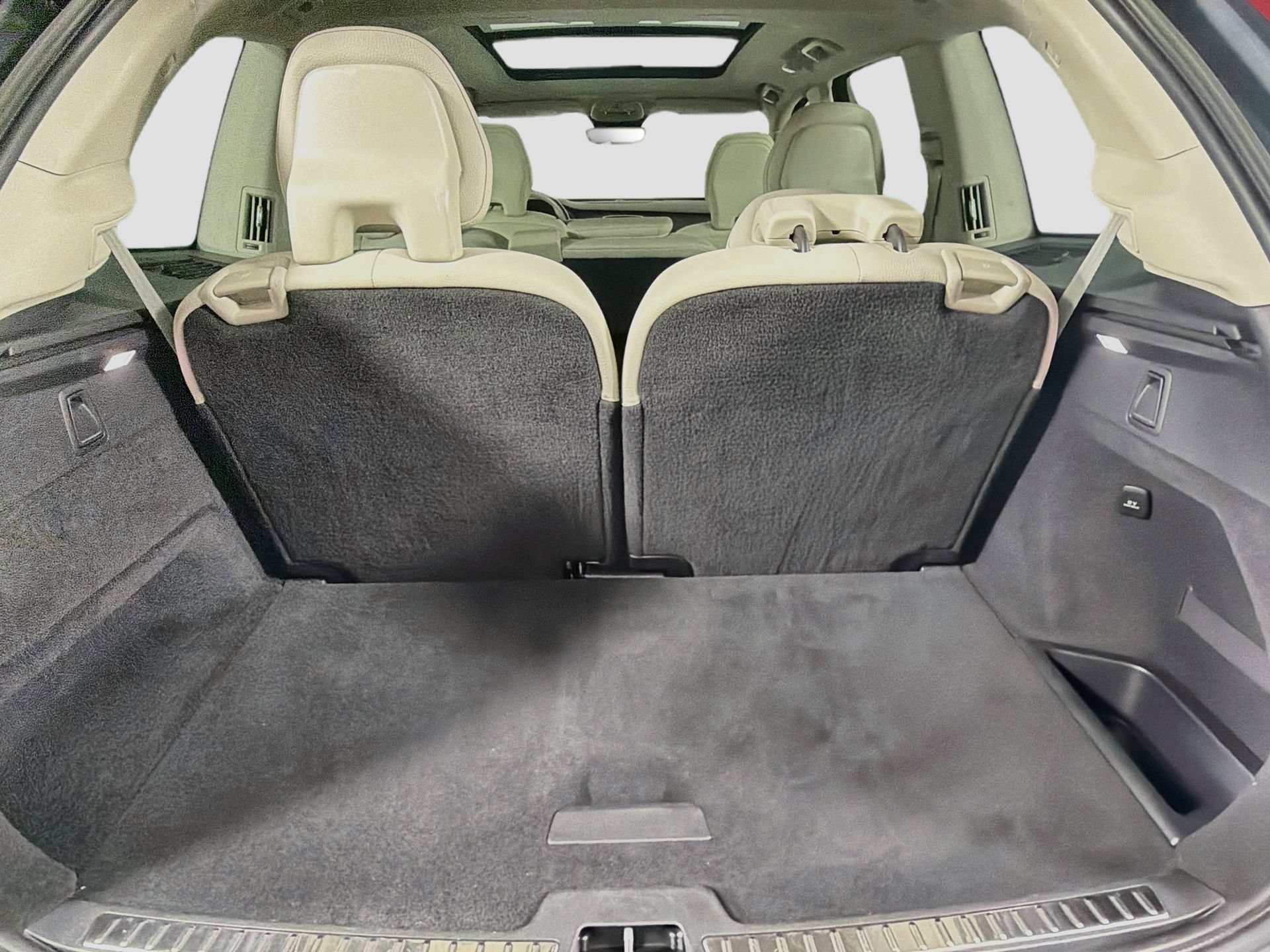 Certified 2023 Volvo XC90 B6 Plus w/ Protection Package Premier AWD/4WD image 28