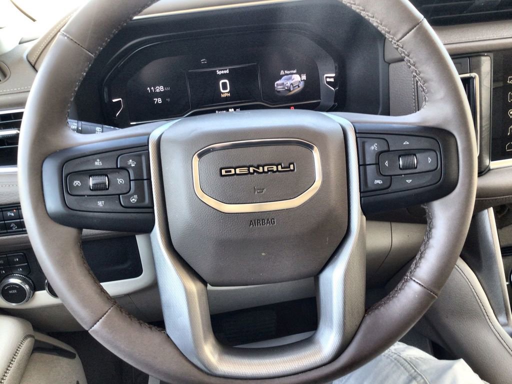 Used 2023 GMC Yukon Denali image 11
