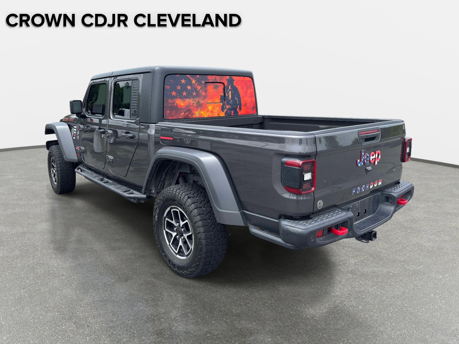 Used 2024 Jeep Gladiator Rubicon w/ Technology Group AWD/4WD image 4