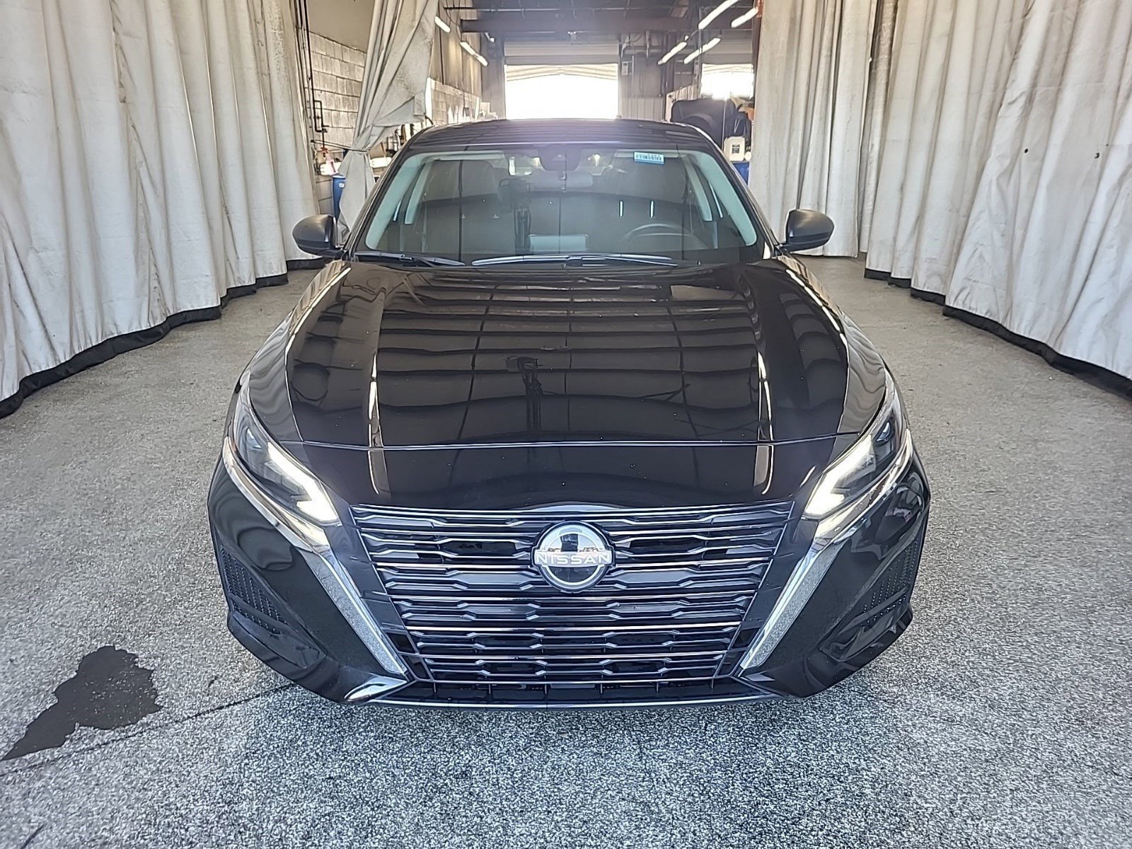 Used 2025 Nissan Altima 2.5 S image 2