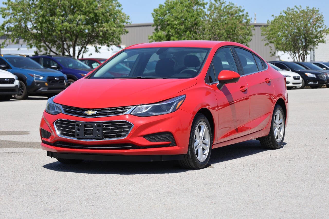 Used 2017 Chevrolet Cruze LT FWD image 6