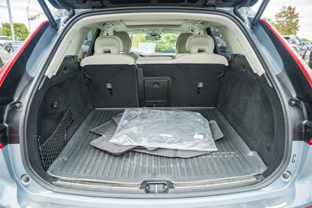 Certified 2023 Volvo XC60 B5 Ultimate w/ Climate Package AWD/4WD image 10