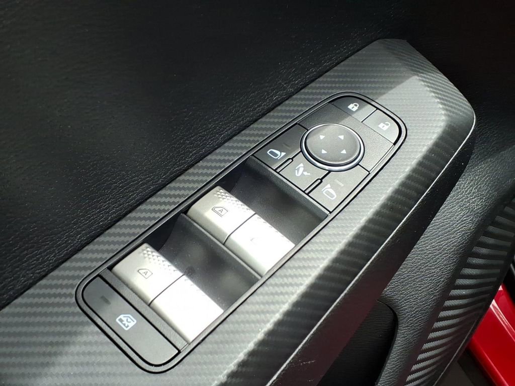 Used 2024 Mitsubishi Outlander SE Black Edition FWD image 20