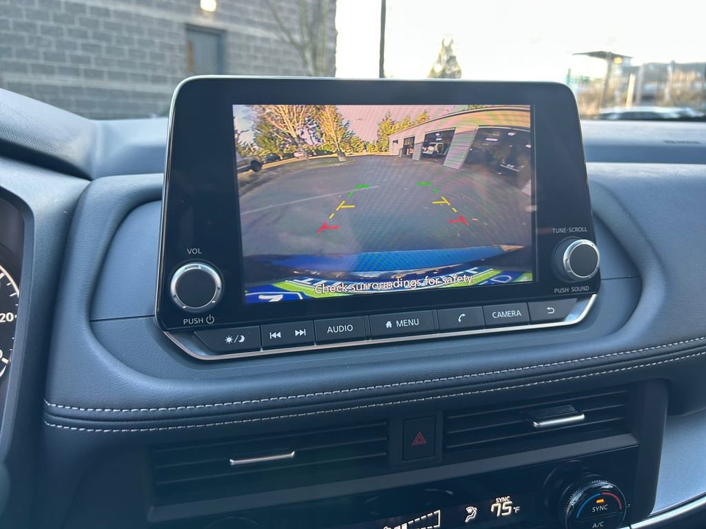 Used 2025 Nissan Rogue SV image 19