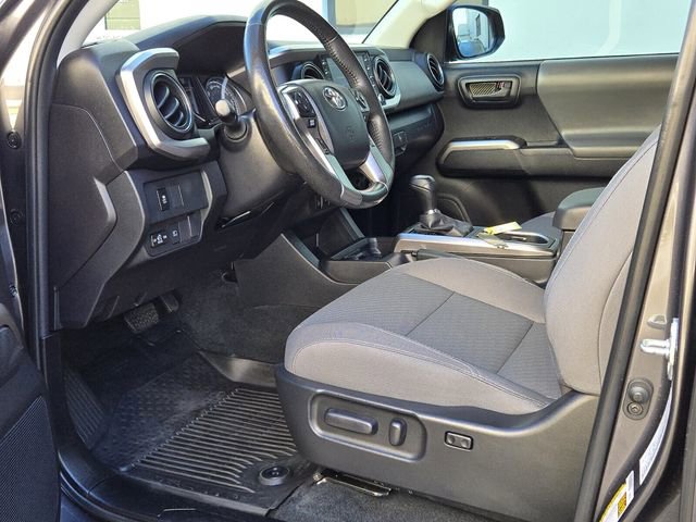 Used 2023 Toyota Tacoma SR5 w/ Technology Package image 12