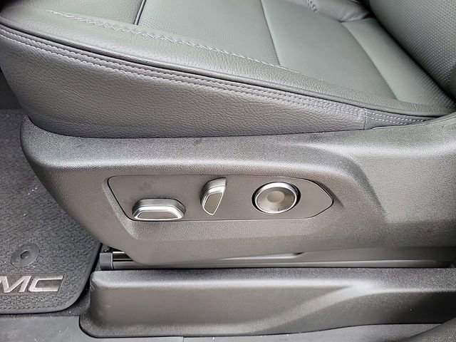 New 2024 GMC Yukon Denali w/ Advanced Technology Package image 23