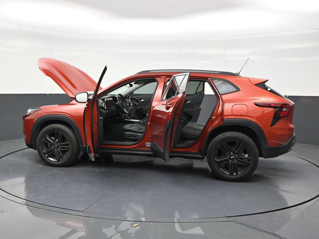 Used 2024 Chevrolet Trax ACTIV w/ Driver Confidence Package FWD image 30