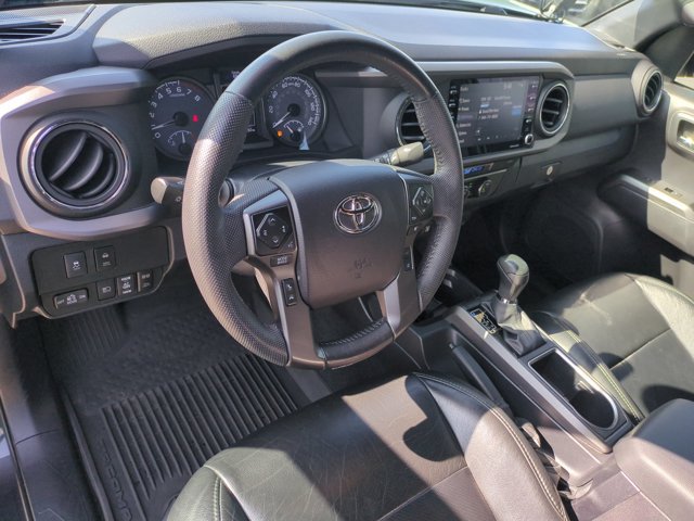 Used 2022 Toyota Tacoma TRD Sport w/ Technology Package RWD image 10