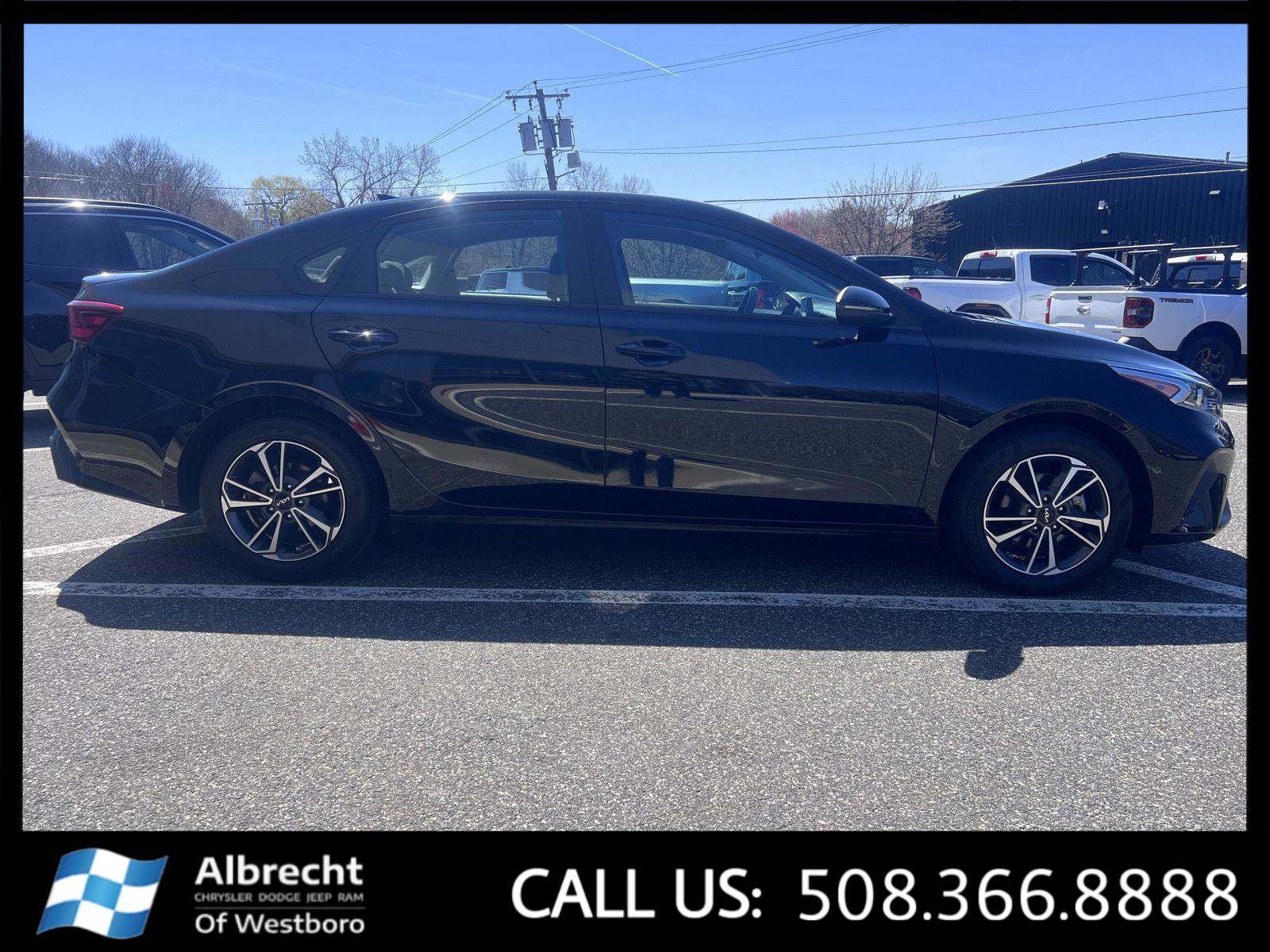 Used 2023 Kia Forte LXS w/ LXS Technology Package image 6