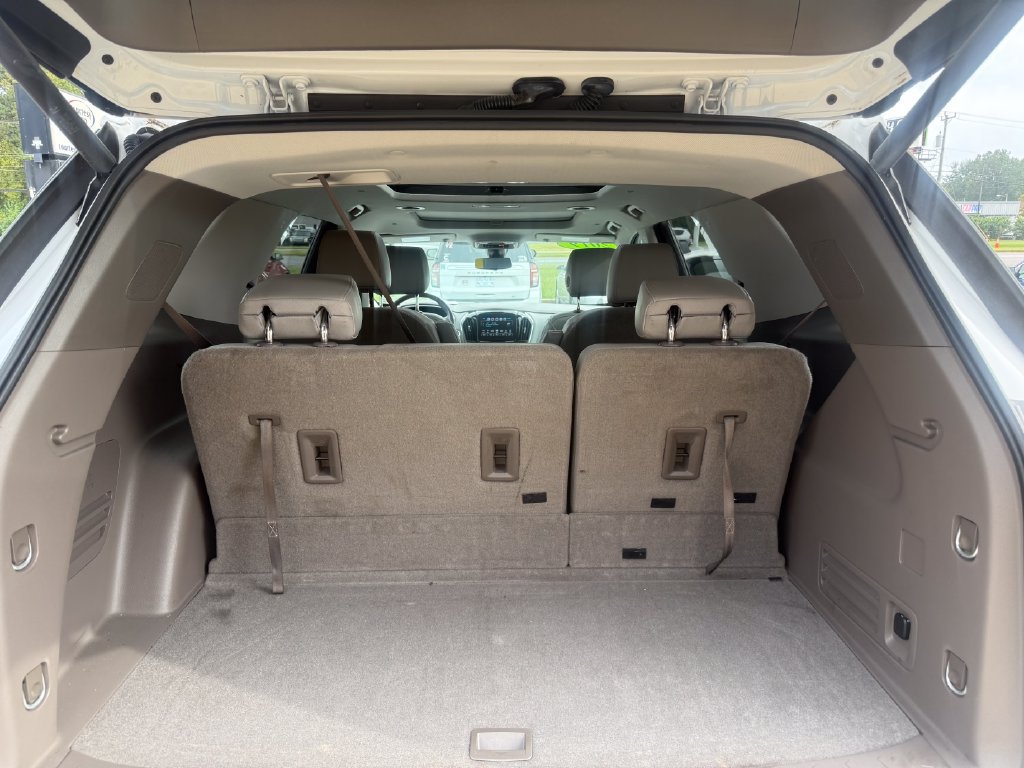 Used 2019 Chevrolet Traverse Premier w/ Driver Confidence II Package FWD image 12
