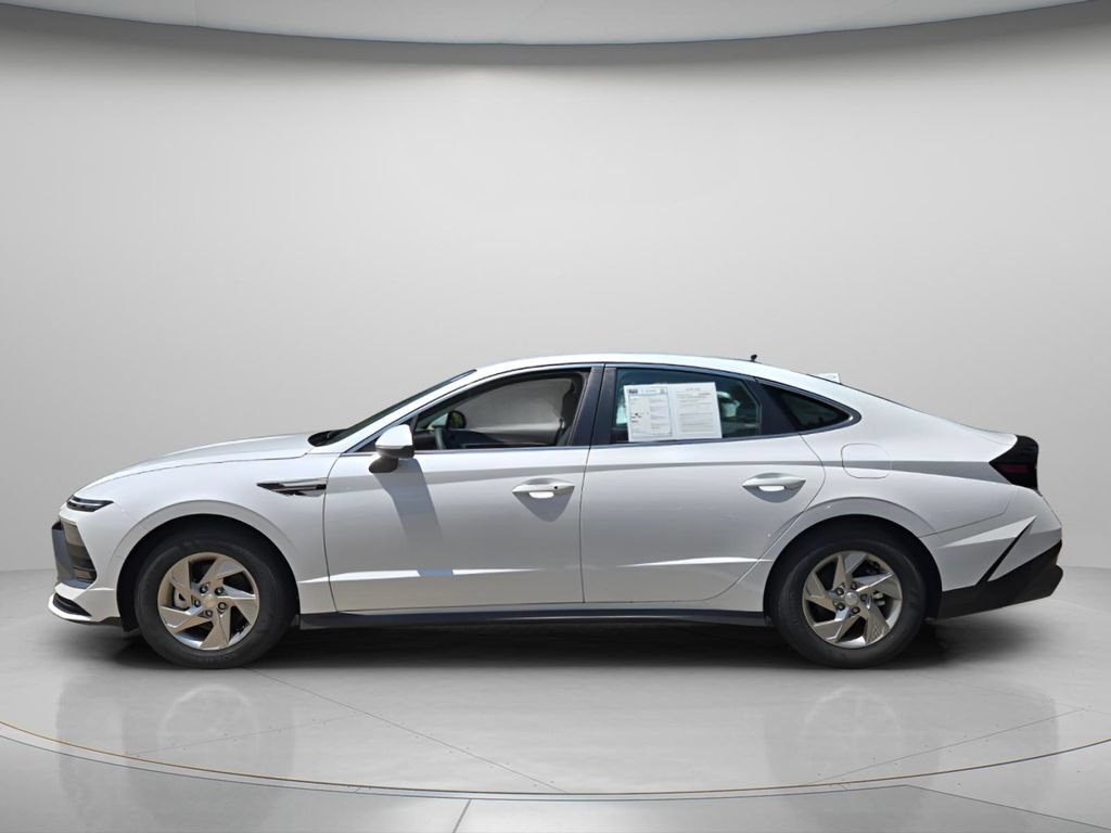 Used 2025 Hyundai Sonata SE FWD image 3