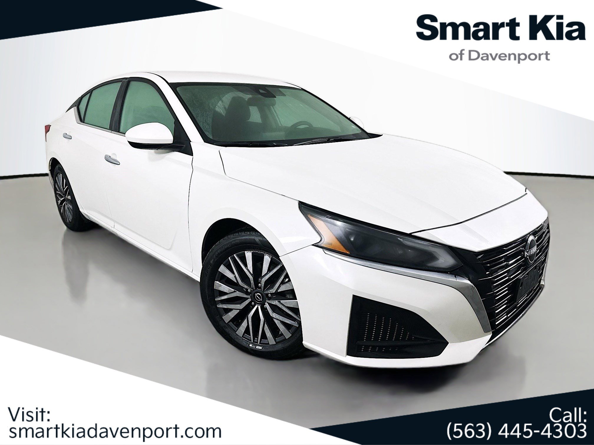 Used 2023 Nissan Altima 2.5 SV image 1