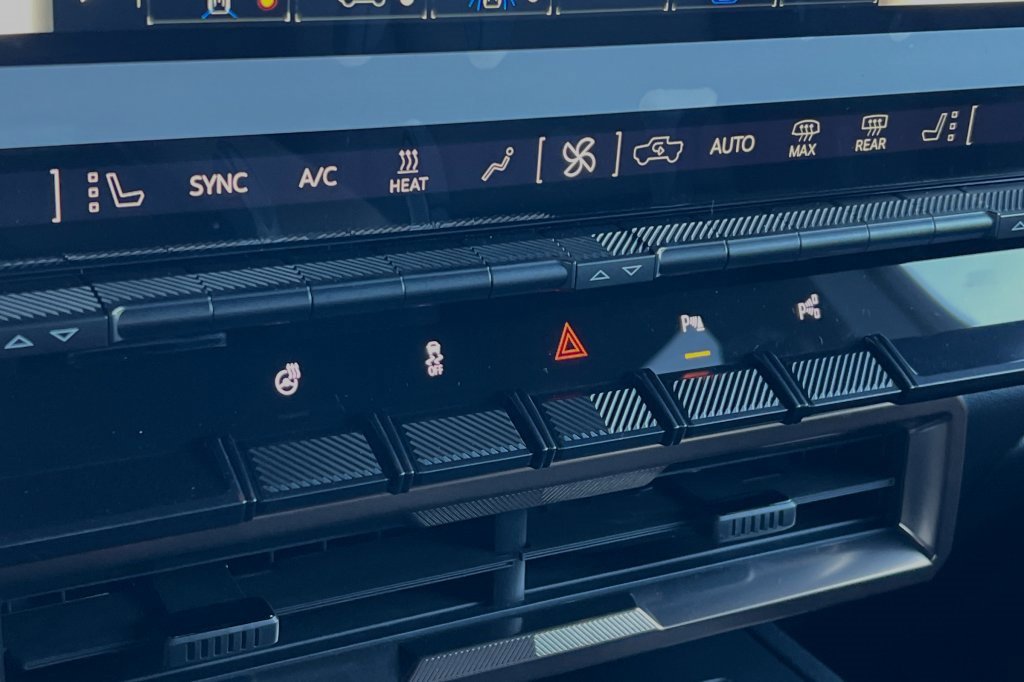 New 2025 GMC Hummer EV 2X image 18