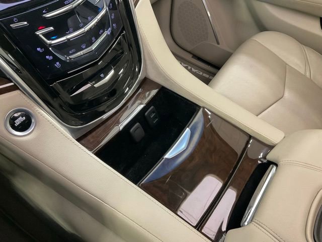 Used 2017 Cadillac Escalade Luxury image 12