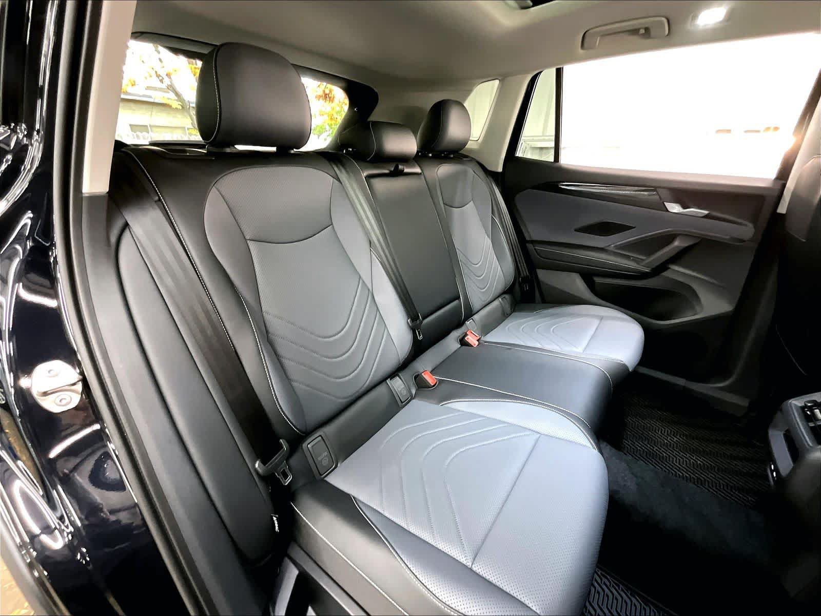 New 2026 Volkswagen Tiguan SE AWD/4WD image 11