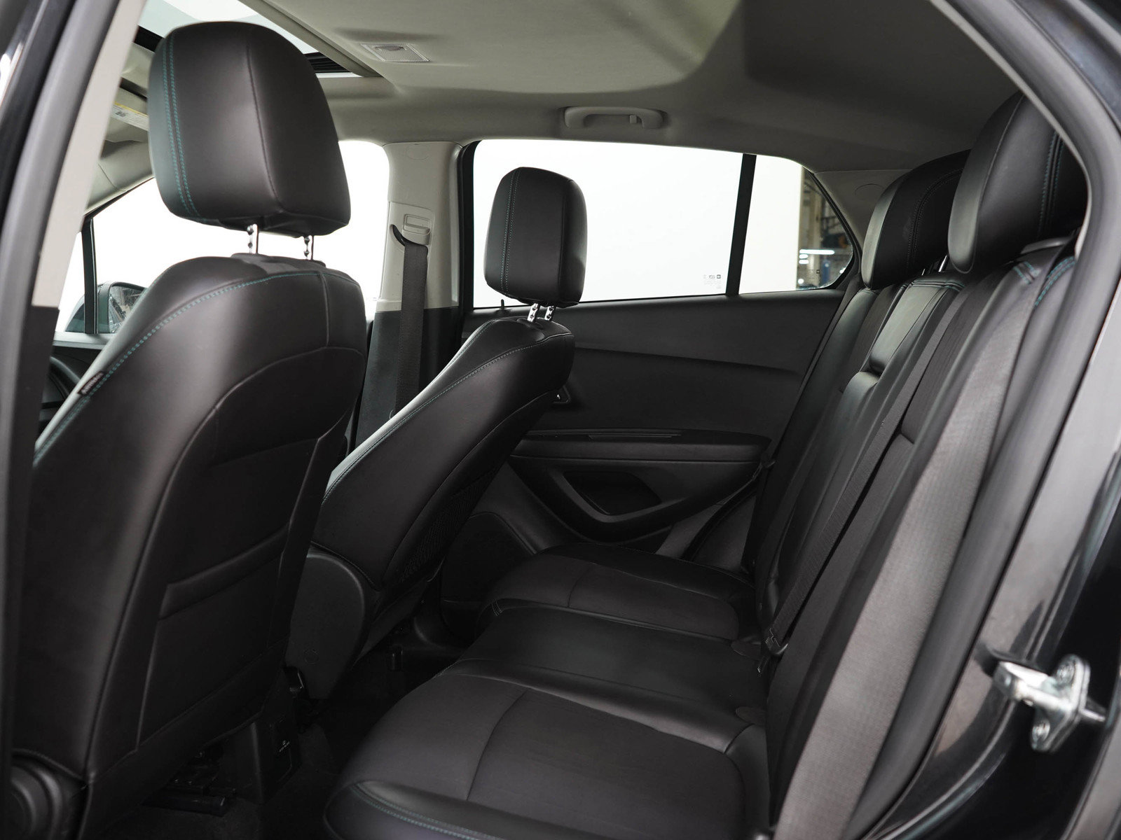 Used 2015 Chevrolet Trax LT w/ LT Sun and Sound Package FWD image 14