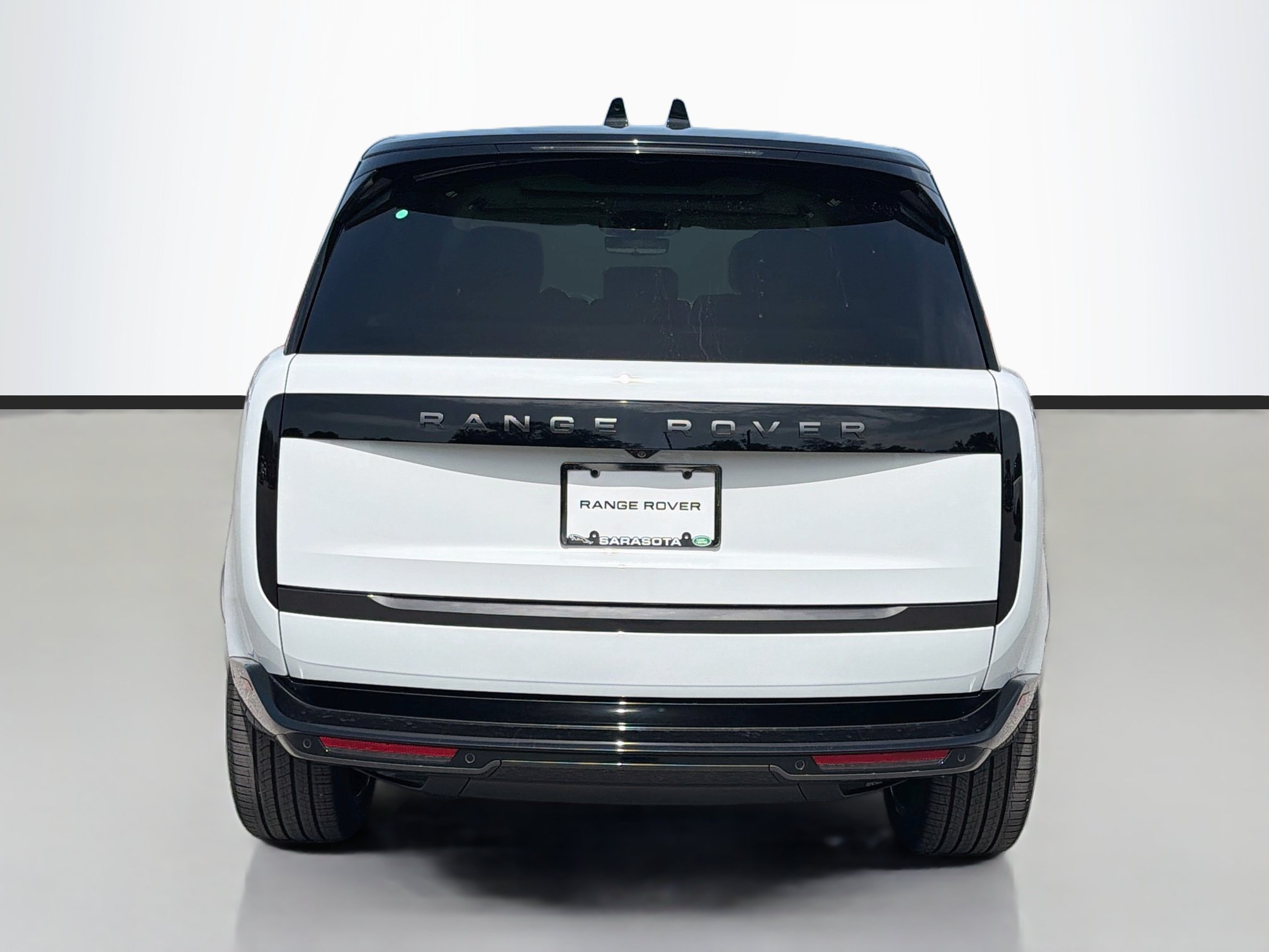 New 2026 Land Rover Range Rover Long Wheelbase SE AWD/4WD image 4