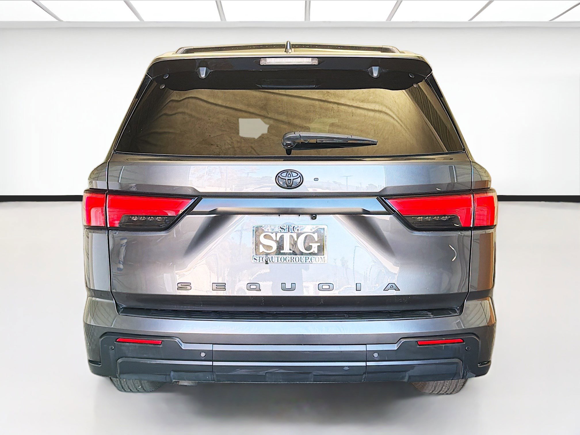 Used 2024 Toyota Sequoia SR5 w/ SR5 Premium Package image 5