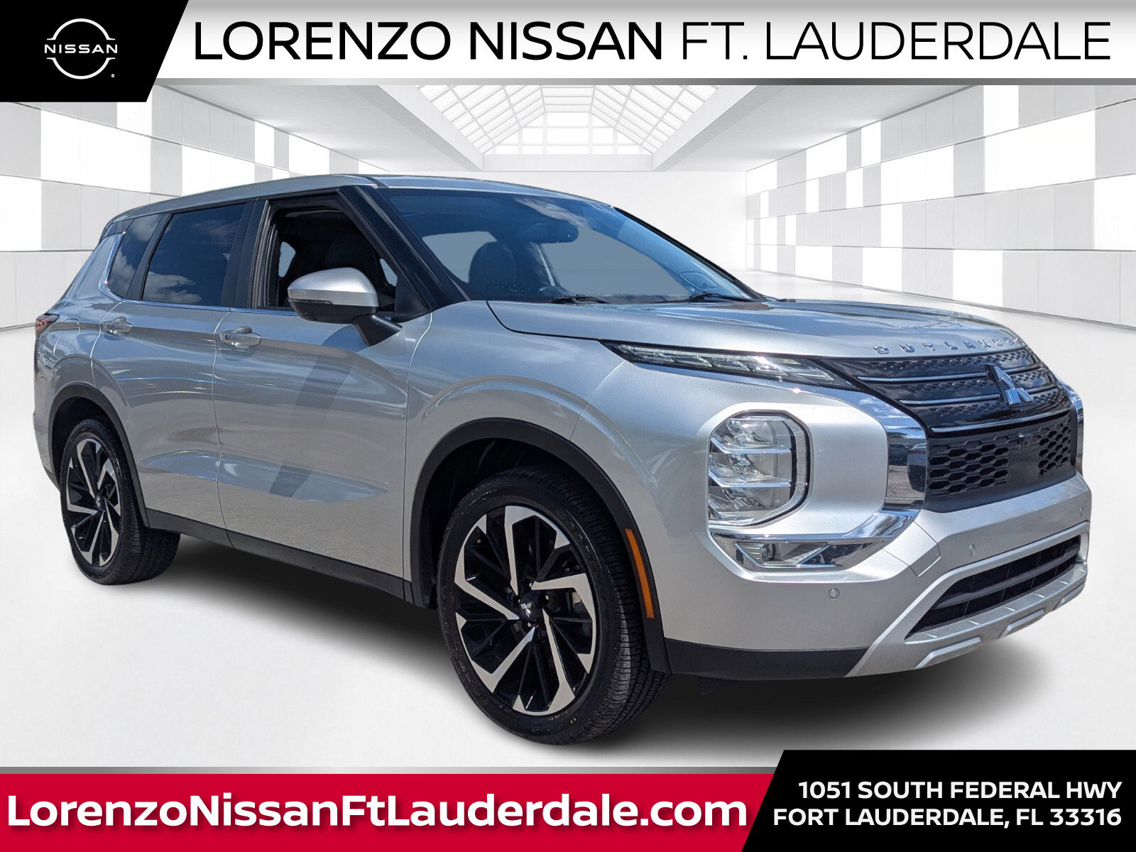 Used 2023 Mitsubishi Outlander SE FWD image 1