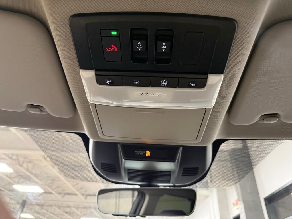 Used 2024 Nissan Rogue Platinum w/ Platinum Premium Package image 16