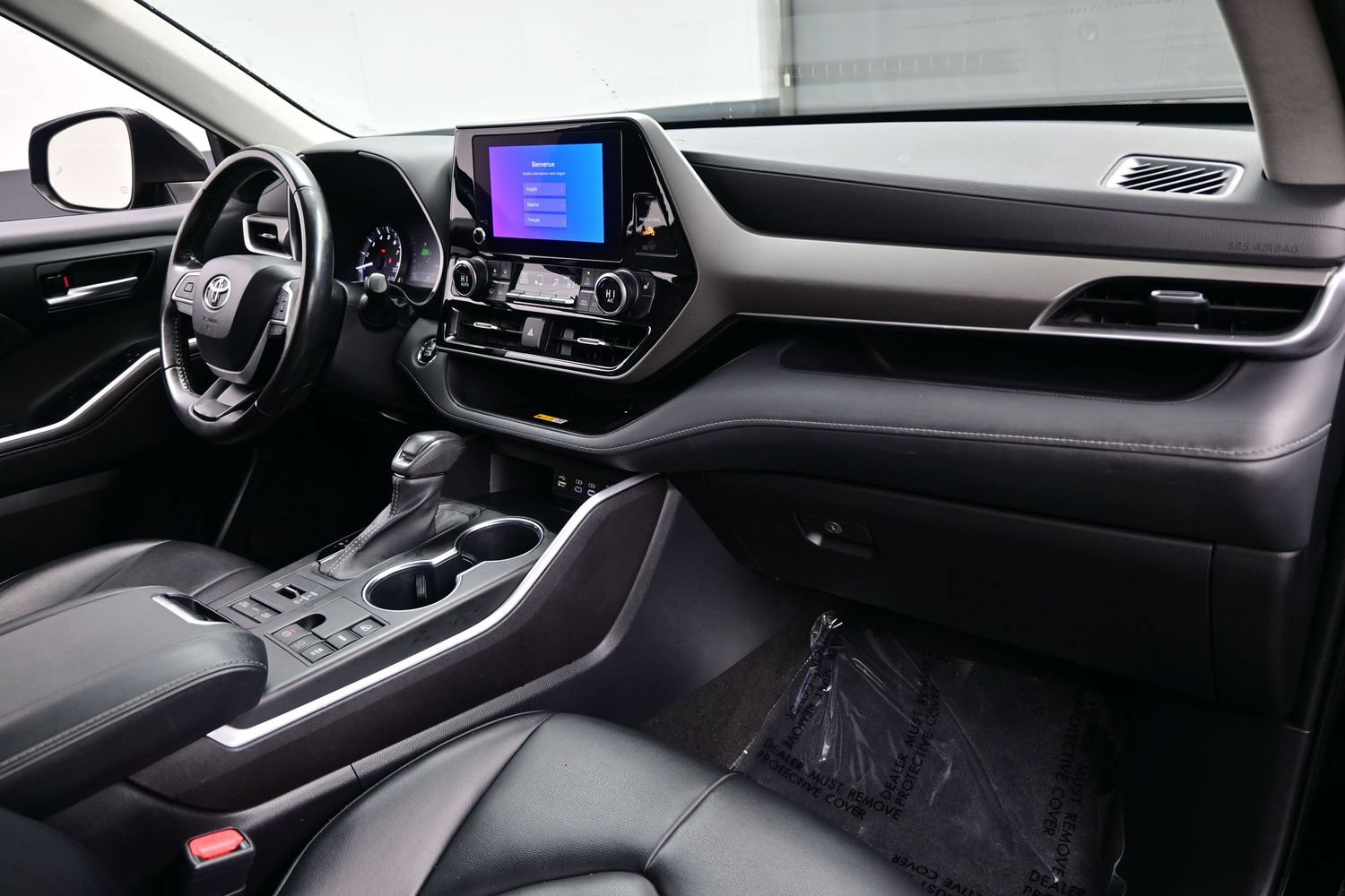 Used 2023 Toyota Highlander XLE AWD/4WD image 15