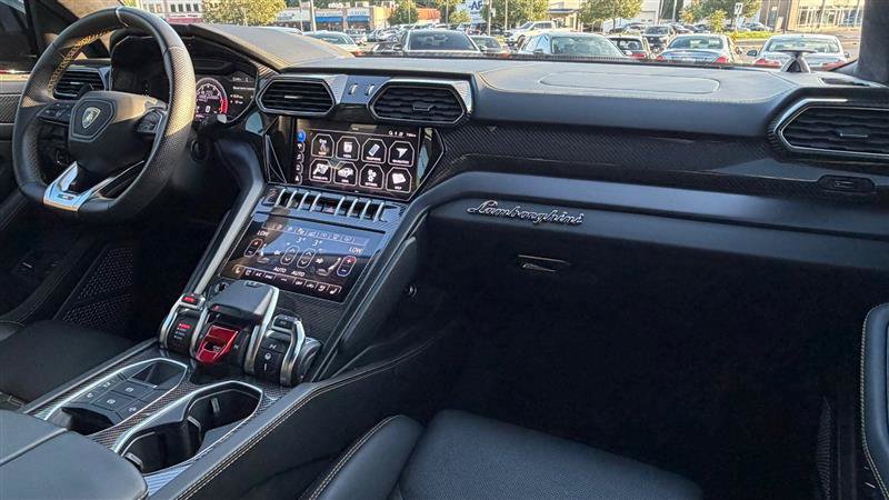 Used 2021 Lamborghini Urus AWD/4WD image 56