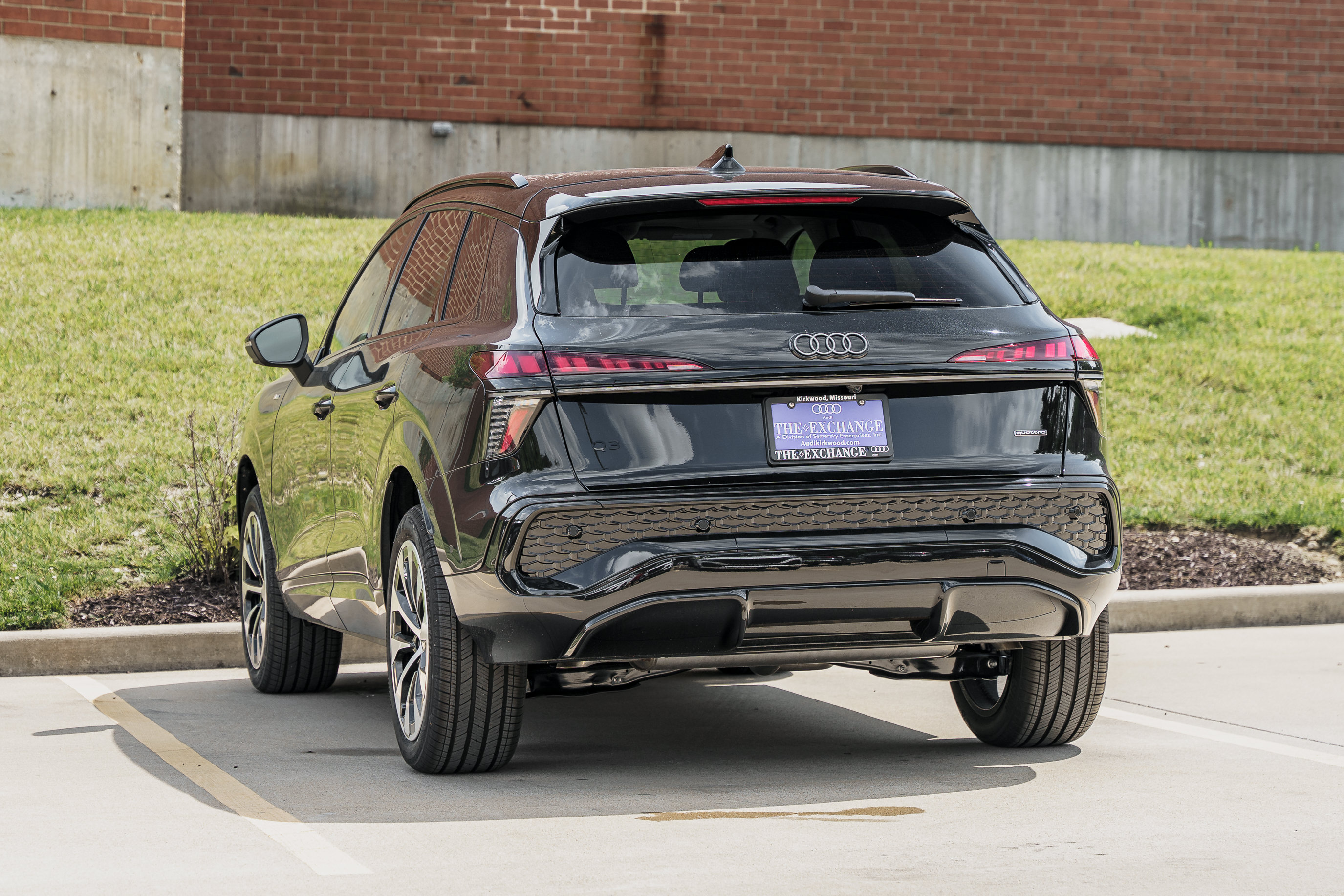New 2026 Audi Q3 quattro 2.0T AWD/4WD image 4