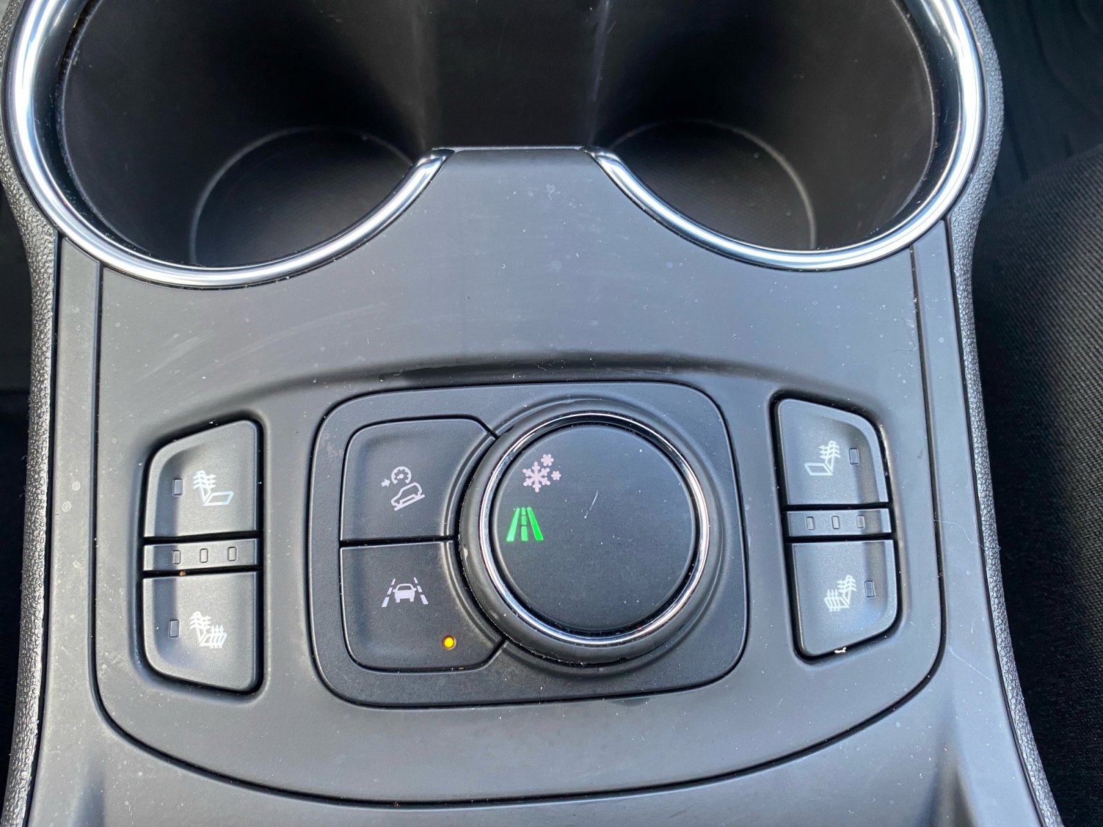 Used 2024 GMC Terrain SLE w/ Driver Convenience Package image 26