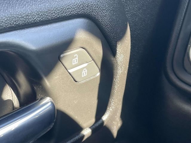 Used 2025 Chevrolet Silverado 2500 Custom w/ Custom Value Package image 24