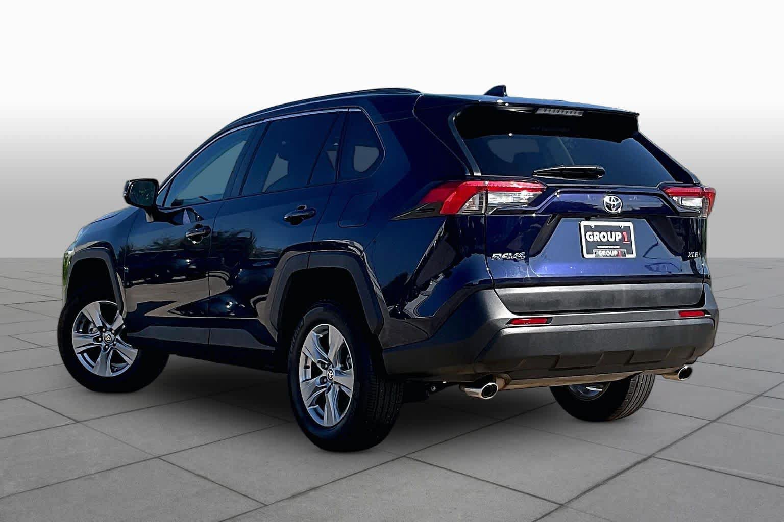 Used 2025 Toyota RAV4 XLE FWD image 10