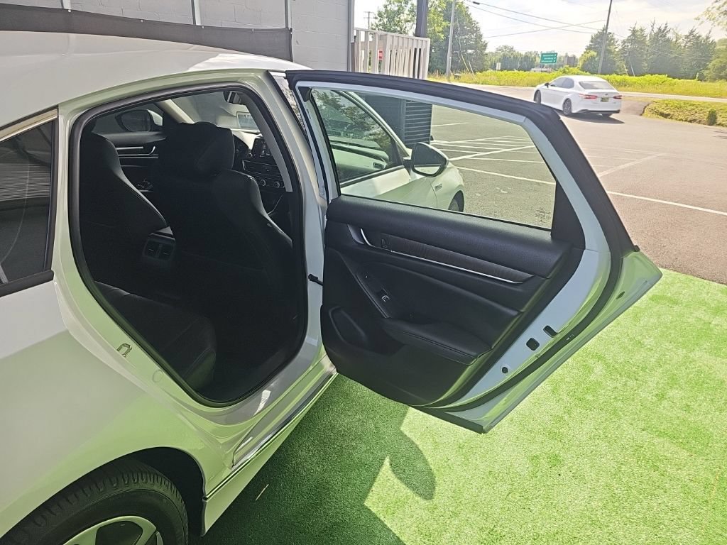 Used 2019 Honda Accord Touring image 37
