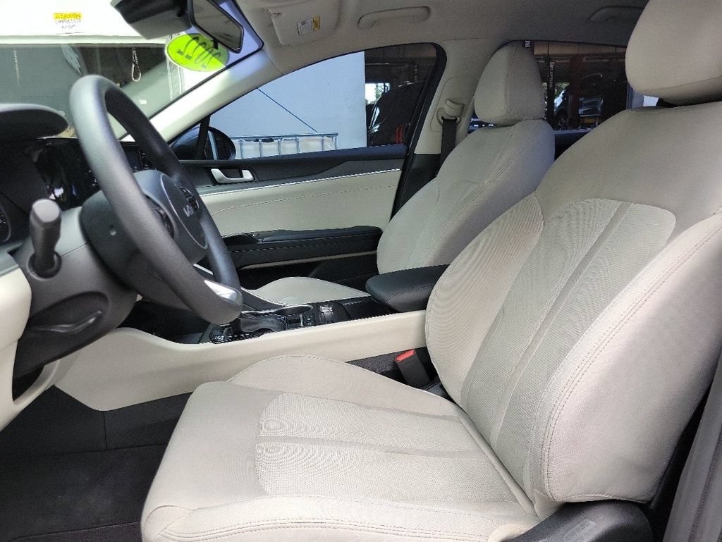 Used 2022 Kia K5 LXS FWD image 2