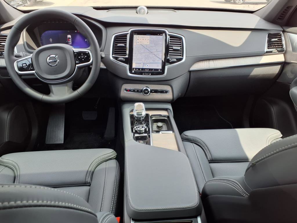 Used 2024 Volvo XC90 T8 Ultimate image 12
