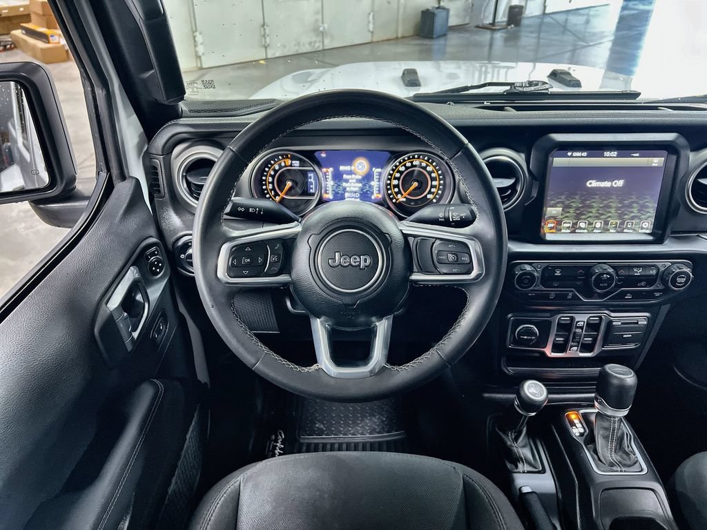 Used 2023 Jeep Gladiator Overland AWD/4WD image 18