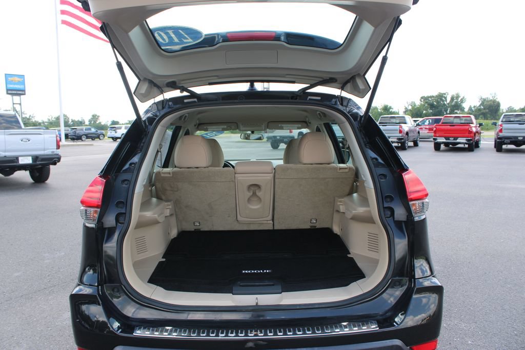 Used 2017 Nissan Rogue S FWD image 17