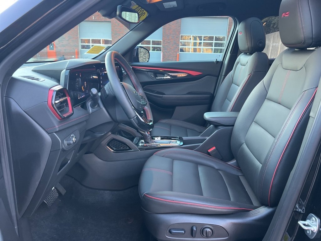 Used 2024 Chevrolet TrailBlazer RS w/ Convenience Package image 13