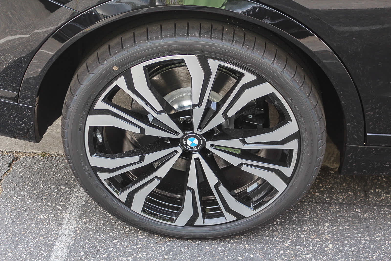 New 2027 BMW X7 M60i AWD/4WD image 8