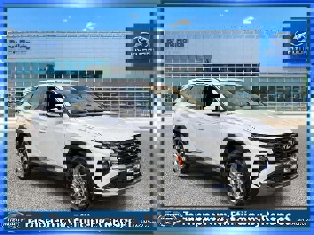 Used 2025 Hyundai Tucson SE image 1