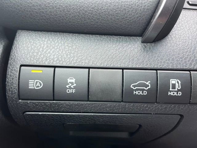 Used 2019 Toyota Camry LE w/ Convenience Package FWD image 15