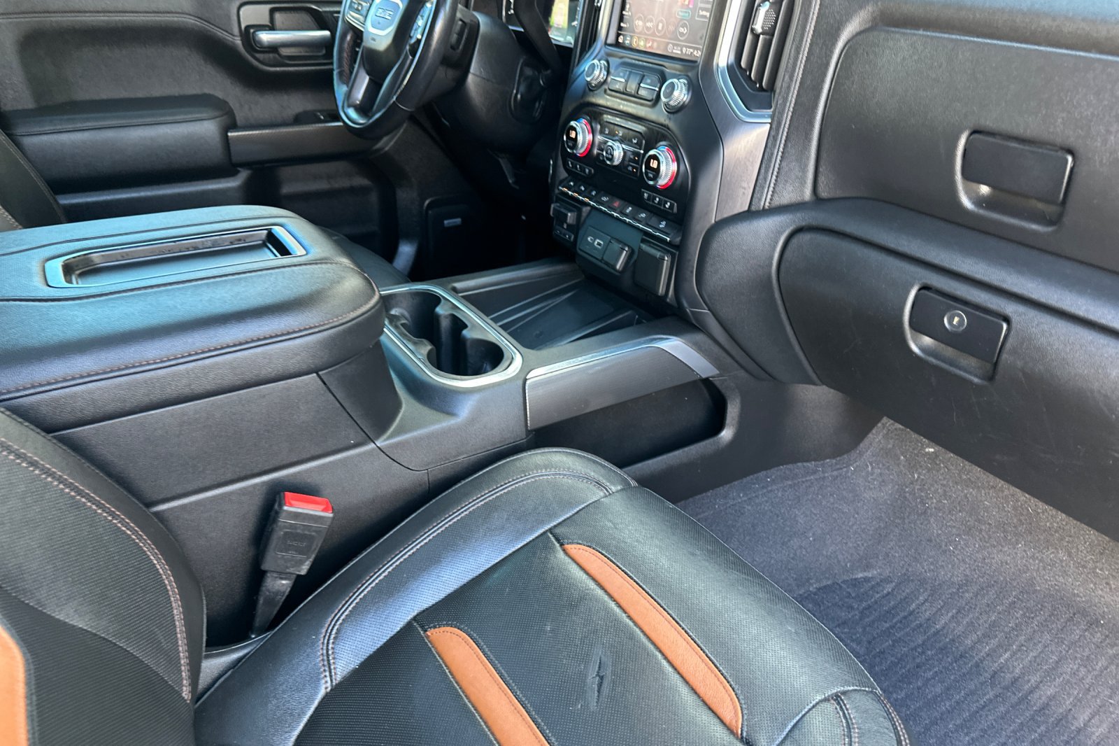 Used 2020 GMC Sierra 1500 AT4 w/ AT4 Premium Package AWD/4WD image 18